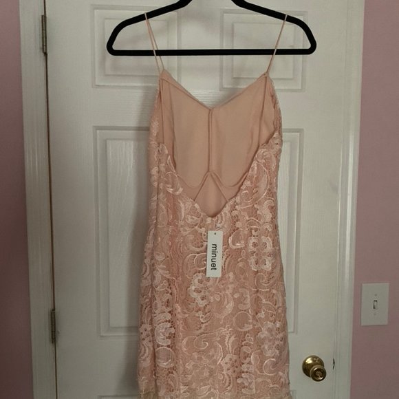 MINUET Lace feather trim dress - Picture 5 of 7